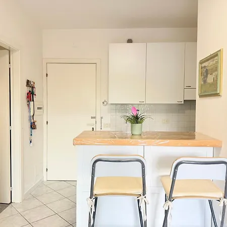 Se254 - Senigallia, Bilocale Fronte Mare Con Posto Auto *